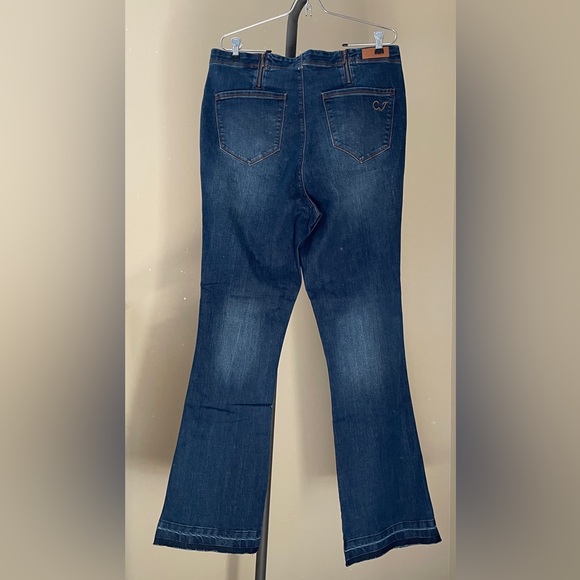 New Cenia ConVi Jeans, Size 14, Undone hem bootcut body shaping jeans - Picture 6 of 9